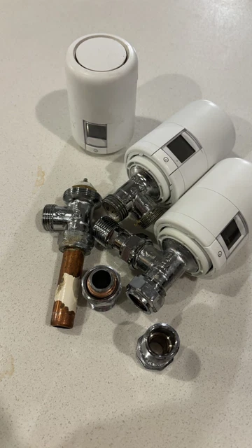 HIVE SMART RADIATOR Valve with TRV body model TRV003 x3 bundle £125.50 ...