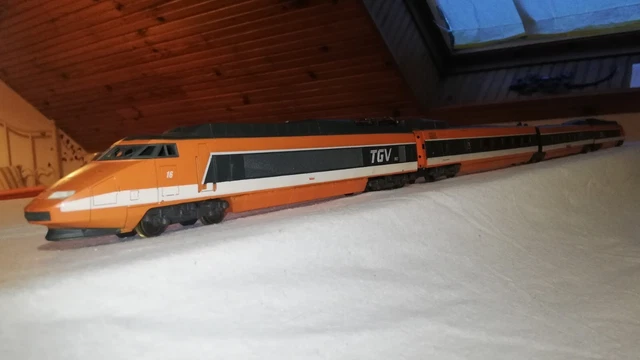 Coffret Train Jouef TGV Sud-Est N°16 – HO, 4 éléments + Rail + Transfo (fonctionne)