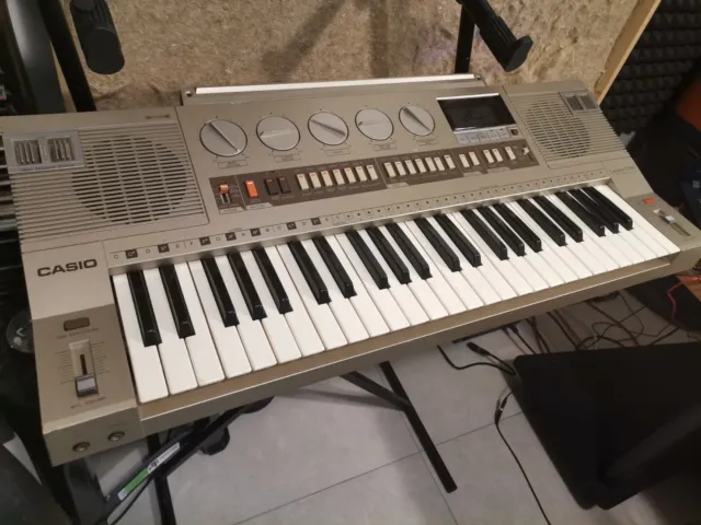 Casio Casiotone CT-810 Synthesizer