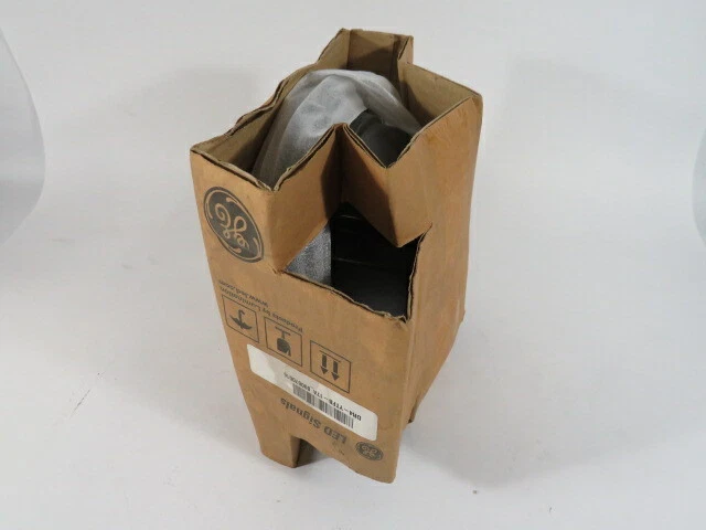 General Electric DR4-YTFB-17A LED Signal Module 120V 8.6W 9.5VA 60Hz ! NEW !