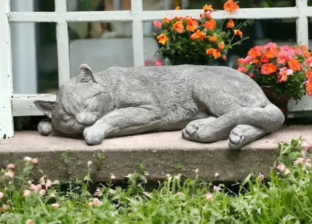 Laying Cat Outdoor Sculpture Garden Pet Memorial Statue Backyard Stone Decor 4"