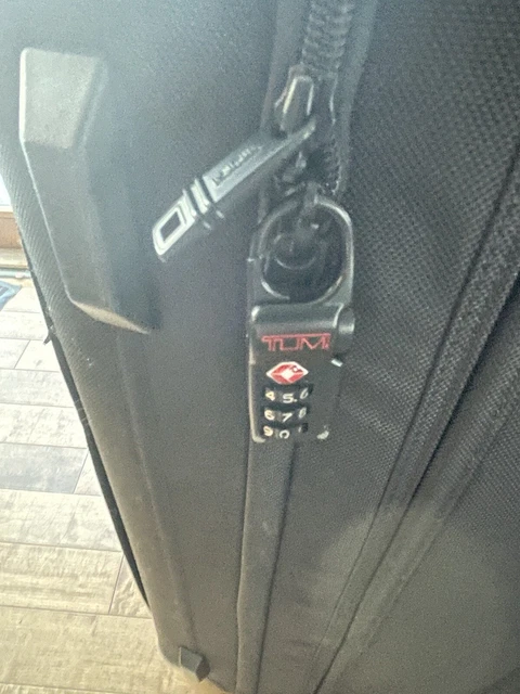 Tumi Alpha 2 Extended Trip Expandable 4 Wheeled Packing Case Spinner - Black 17