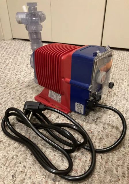 Walchem Iwaki EWN-B11VC2RA E-Class Metering Pump 0.5 GPH 150 PSI 0.8A 230V 1-360