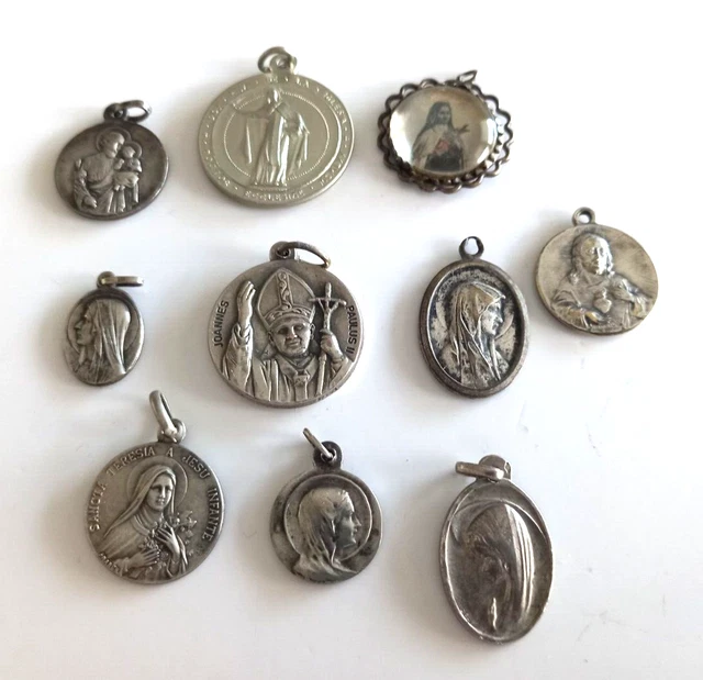 Packung 10 Kleine Religiöse Medaillen Dont 1 Von Jean-Paul II REF78842