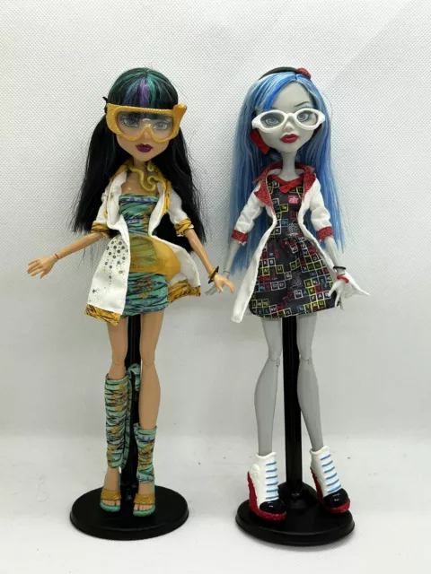 Monster High Cleo Ghoulia Doll Classroom Lab Partner
