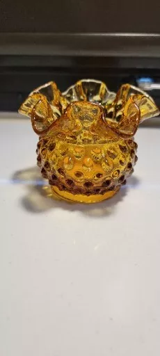 VINTAGE FENTON ART GLASS COLONIAL AMBER Hobnail 4½" VASE  1970 (?)