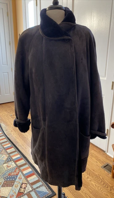 NEUS ACCENSI BLACK 2 BUTTON SPANISH LAMB SHEARLING COAT - Woman's XS NEUS ACCENSI BLACK 2 BUTTON SPANISH LAMB SHEARLING COAT - Woman's XS