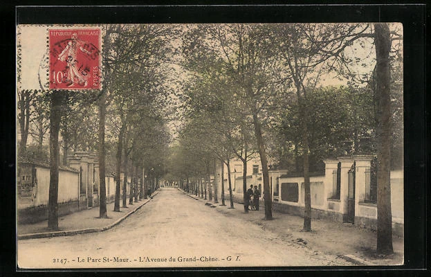 CPA Le Parc St-Maur, L'Avenue du Grand-Chêne