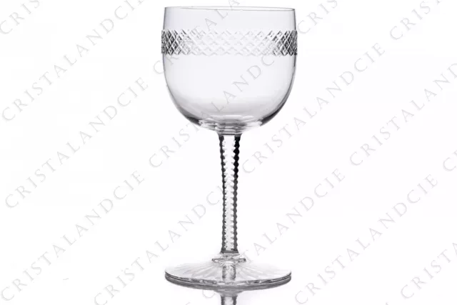 Verre à vin n°4 forme 8470 par Baccarat. Wine glass n°4 shape 8470 by Baccarat