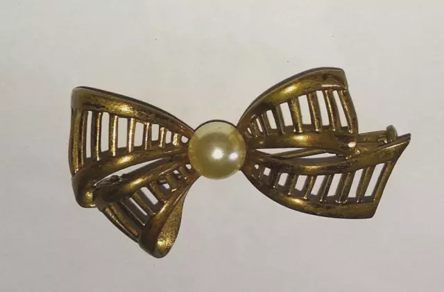 Ancienne Broche Forme De Nœud Et Petite Perle