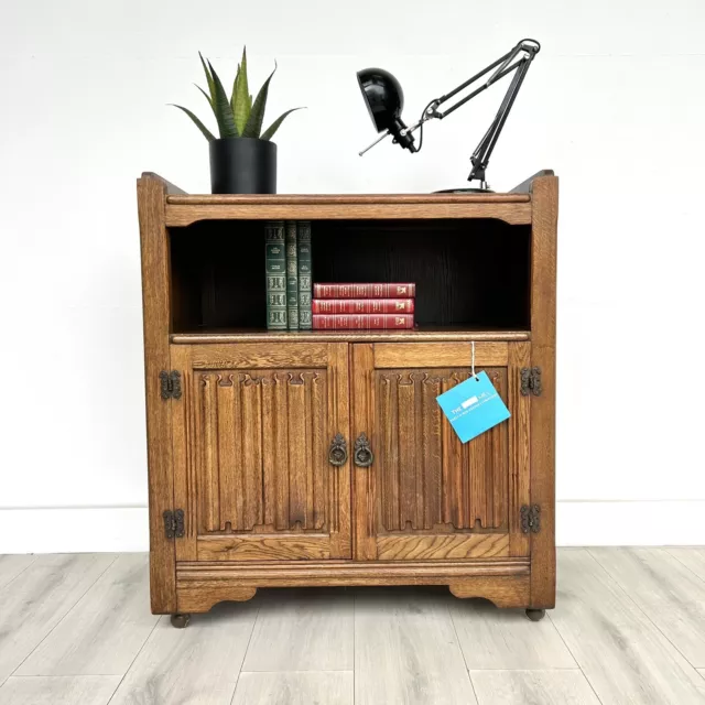 Old Charm Oak Retro Vintage Compact Sideboard / record Cabinet Unit Fabulous!