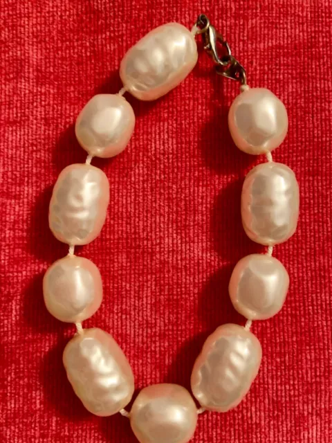 Vintage 1950s Strung Large Faux Pearl Bracelet, Great Condition! GREAT BUY!!!