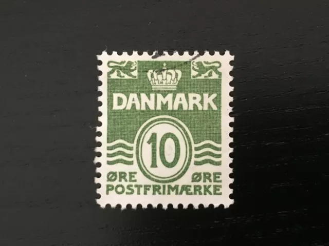 1950 Denmark Danmark Wavy Lines 10 Ore Green - Very Fine Used