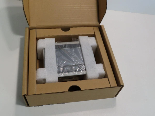 New Open Box Allen-Bradley 2711R-T4T Panelview 800 Hmi Terminal 4"