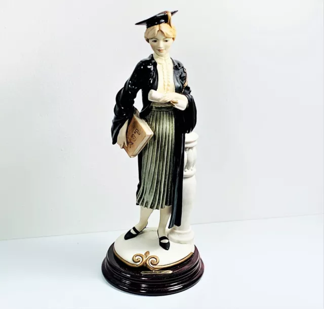 FIGURINE AVOCATE 30 cm  SIGNE GIUSEPPE ARMANI "DAME DIPLOMEE AVOCATE" FLORENCE