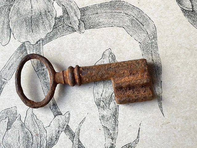 Ancienne Petite Clé N°6 - Coffre Ou Jouet - Occasion - Objet De Curiosité