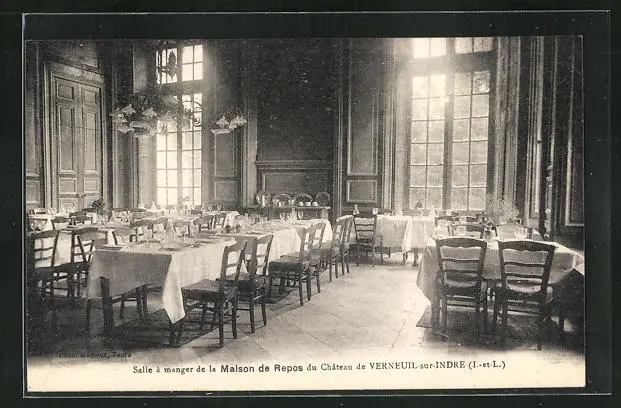 CPA Verneuil-sur-Indre, dining room of the Chateau Rest House