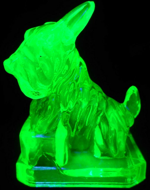 GREEN VASELINE GLASS JB Scottish Terrier dog uranium animal scottie