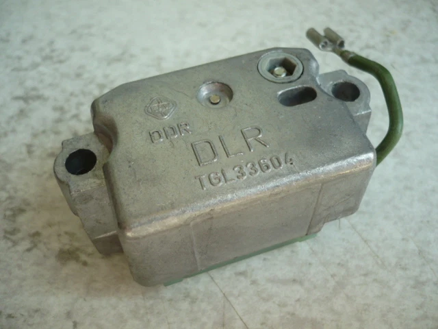 alternator VEB tractor ZT Fortschritt IFA W50 L60 NVA GDR 28V VEM 8143 Regulator alternator VEB tractor ZT Fortschritt IFA W50 L60 NVA GDR 28V VEM 8143 Regulator
