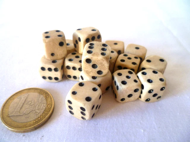 9 Dés à Jouer En Os - Période Fin 18ème Début 19ème - France