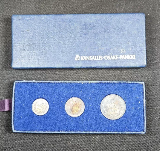 Finland Set 1915 1 Markka, 1916 25 Pennia, 1917 50  Silver Coin Set