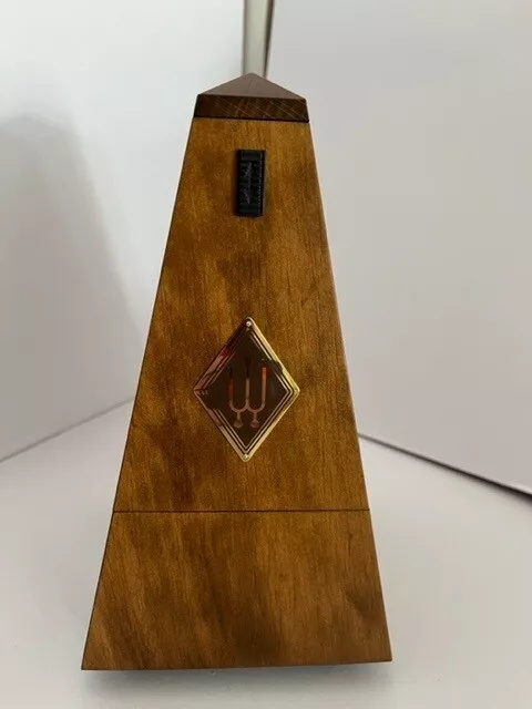 WITTNER 903705 Metronome 803M Pyramid shape wooden casing - Nut brown matt