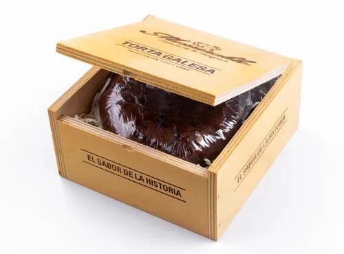 The Welsh Cake Gales pastel negro Patagonia Argentina Colonia Torta Galesa Gaiman