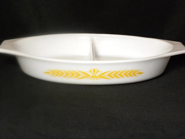 Vintage Pyrex Promotional #2 White Royal Wheat 1 1/2 qt Divided Casserole No Lid