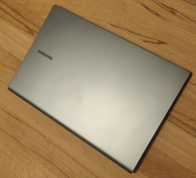 Samsung Galaxy Book S 228 GB SSD Snapdragon 8 GB RAM 13,3" FHD Touch LTE 