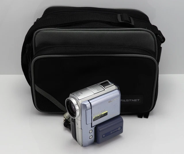 SONY HANDYCAM DCRPC105E Camcorder Mini Dv Digital Tape Video Camera
