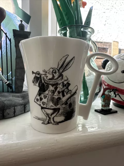 Whittard Alice In Wonderland White Rabbit With Key Mug