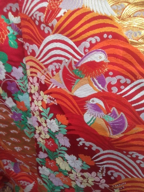 Japanese Kimono Uchikake Luxurious Wedding Embroidery Pure Silk Flower Red K405 3