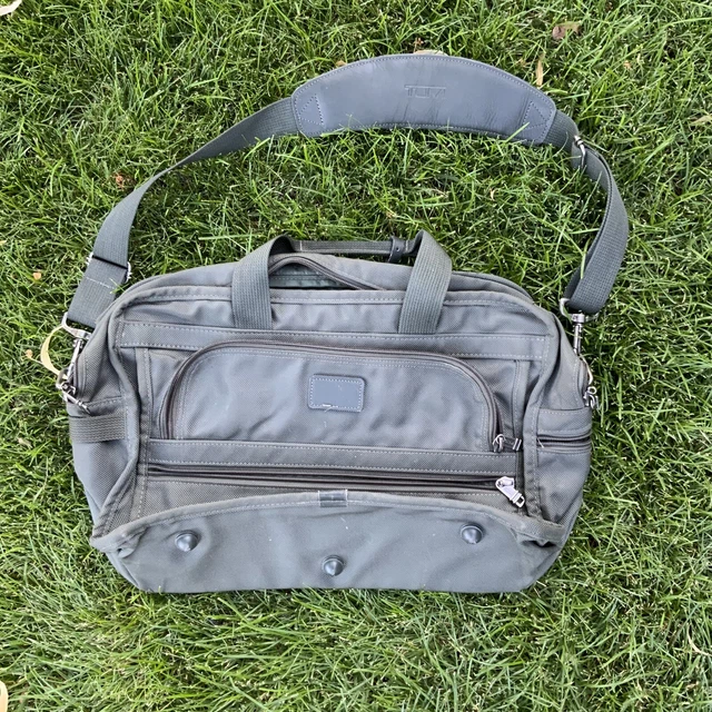 TUMI Bag Briefcase Carry On Messenger Travel Case Number 225M3 Made In USA Olive
