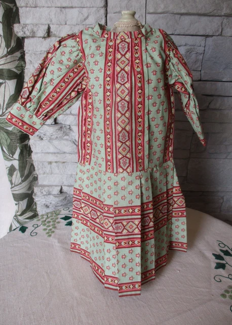 Robe pour poupée ancienne - Collection