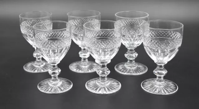 6 Verres à vin en cristal de Saint Louis modèle Trianon H = 11 cm