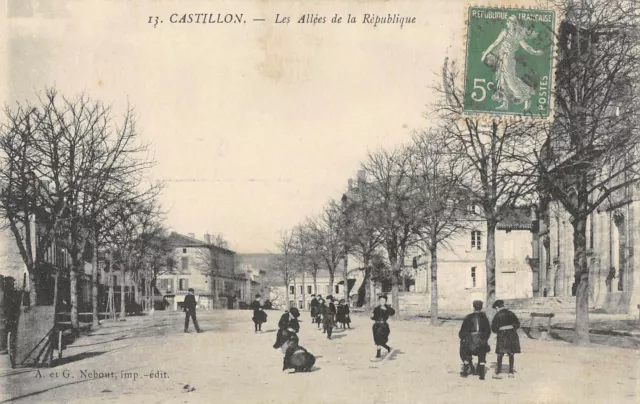 Cpa 33 Castillon Les Allees De La Republique