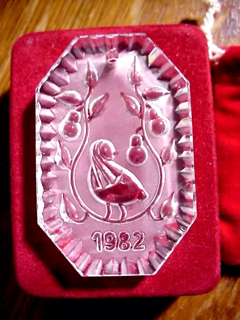 WATERFORD CRYSTAL Christmas 1982 CUT GLASS ORNAMENT with Distlefink in Box