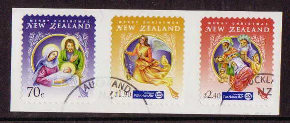 New Zealand 2012 Christmas Set Of 3 Self Adhesive Fine Used.