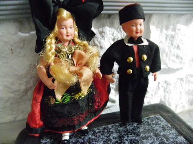 POUPEE FOLKLORIQUE "Bretonne" CELLULOID