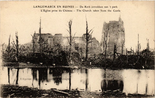 CPA Militaire, Langemarck en Ruines - L'Eglise prise du Chateau (278040)