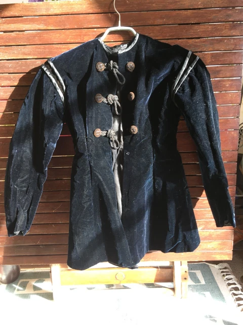 Ancien manteau en velours pour poupée 70 cm