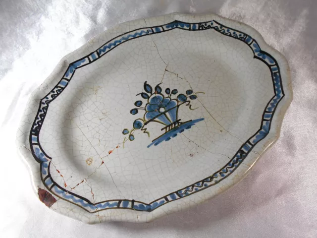 (03) PLAT EN FAIENCE BLEU CAMAIEU & BLEU CLAIR CUL NOIR ROUEN XVIII ème . 2