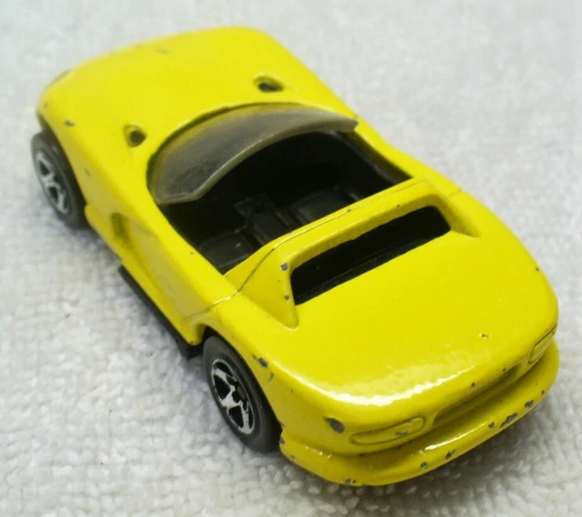 1992 HOT WHEELS-Yellow 1/64 Die Cast Dodge Viper RT/10 Car-Malaysia 2