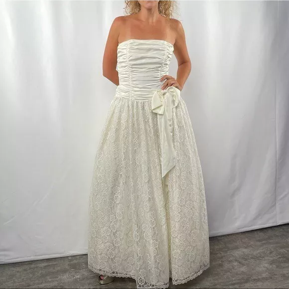 VINTAGE GUNNE SAX by Jessica McClintock Strapless Lace Gown in White ...