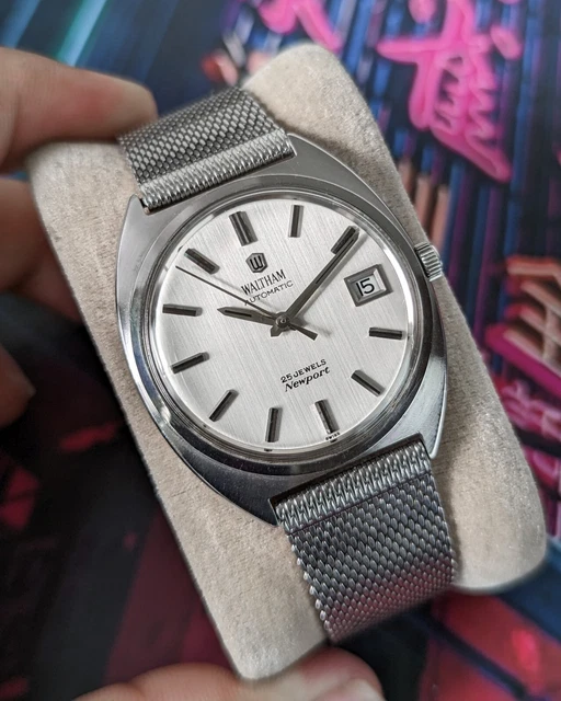 Rare Vintage Waltham Newport - 2824 HT824 T5C1141 - 25J Automatic - 1970s Swiss