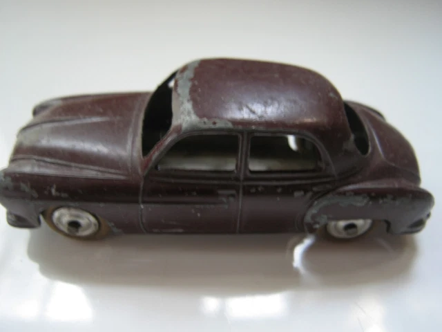 Dinky Toys Renault Frégate Bicolore Rouge Et Mastic, échelle 1/43ème, CIJ