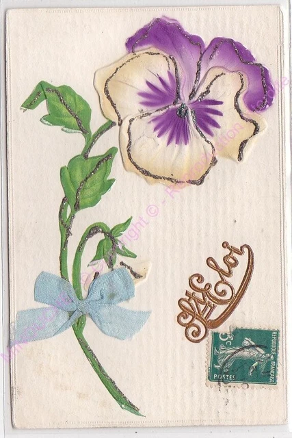 CPA GAUFREE EMBOSSED Souvenir amitié colombes fleurs violette ca1908