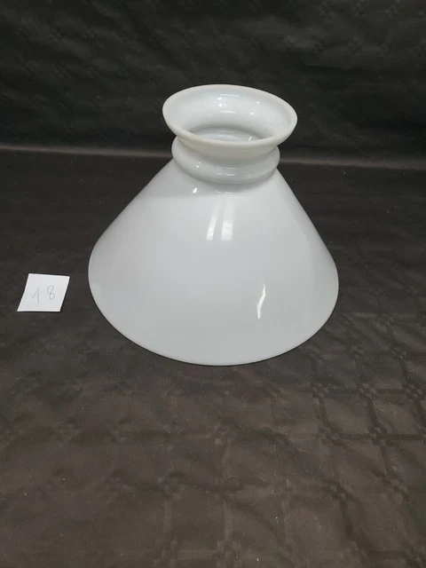 Abat-jour ancien en opaline blanche – Bord dentelé transparent – Vintage - Décoration
