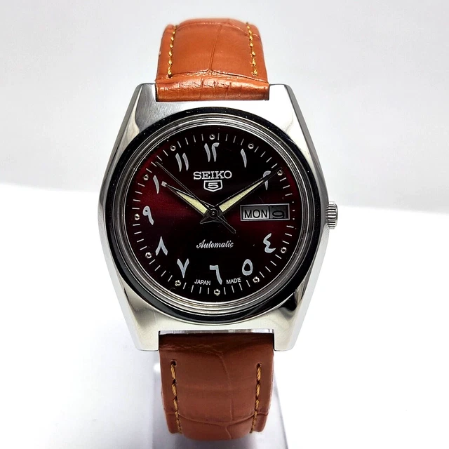 VINTAGE SEIKO5 SHINY Red Urdu Dial Day Date Automatic 17Jewels Wrist