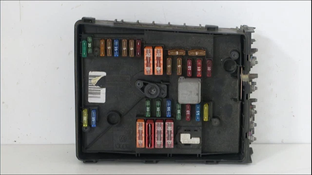 BOITE A FUSIBLES Audi A3 2 (8P) Ph 1 3P 1K0937125A EUR 50,00 - PicClick FR